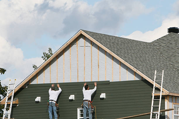 Professional Siding Installation technician working in Oregonia, OH